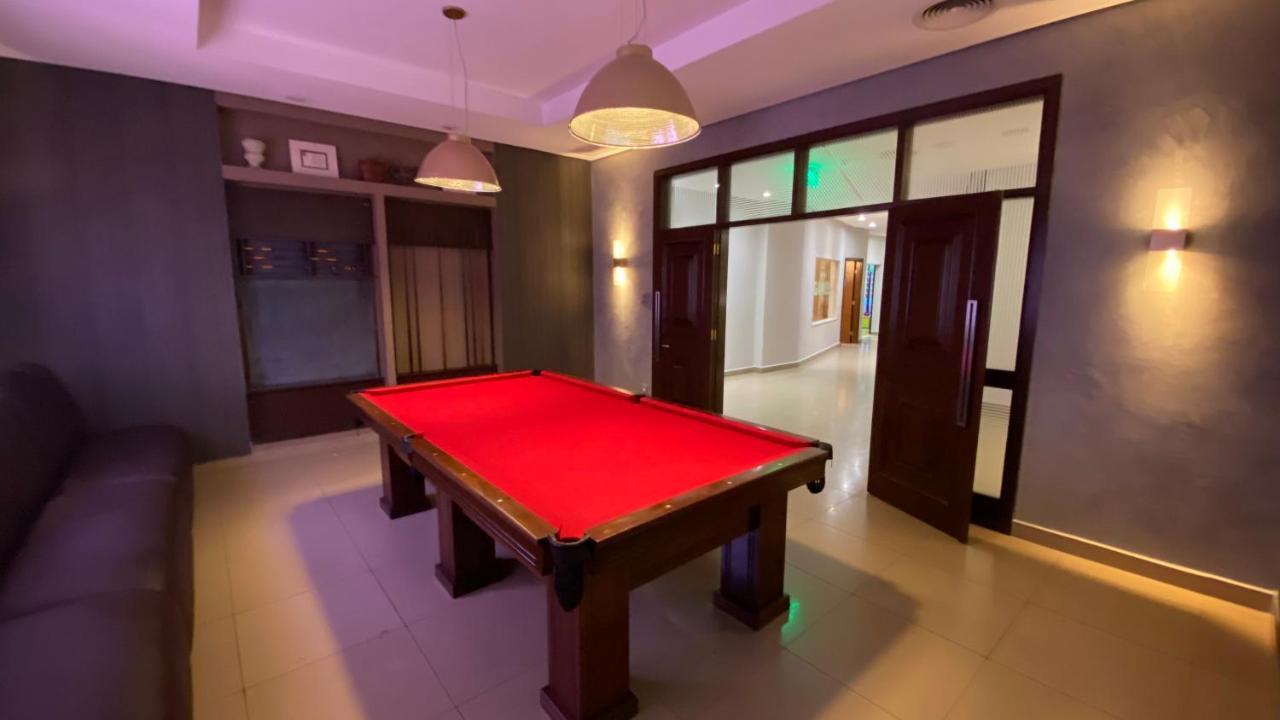 Parque Balneario Hotel Santos By Castelo Itaipava ภายนอก รูปภาพ A pool table at the hotel