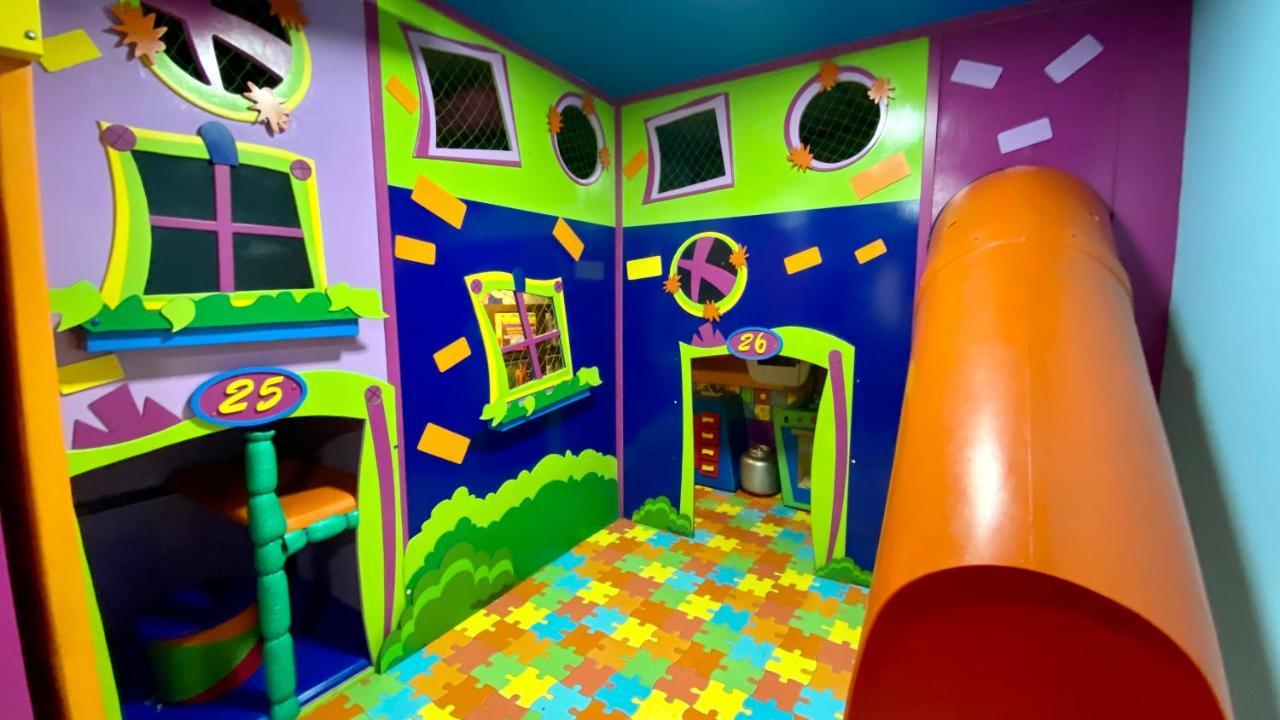 Parque Balneario Hotel Santos By Castelo Itaipava ภายนอก รูปภาพ The interior of the 2000s Playland