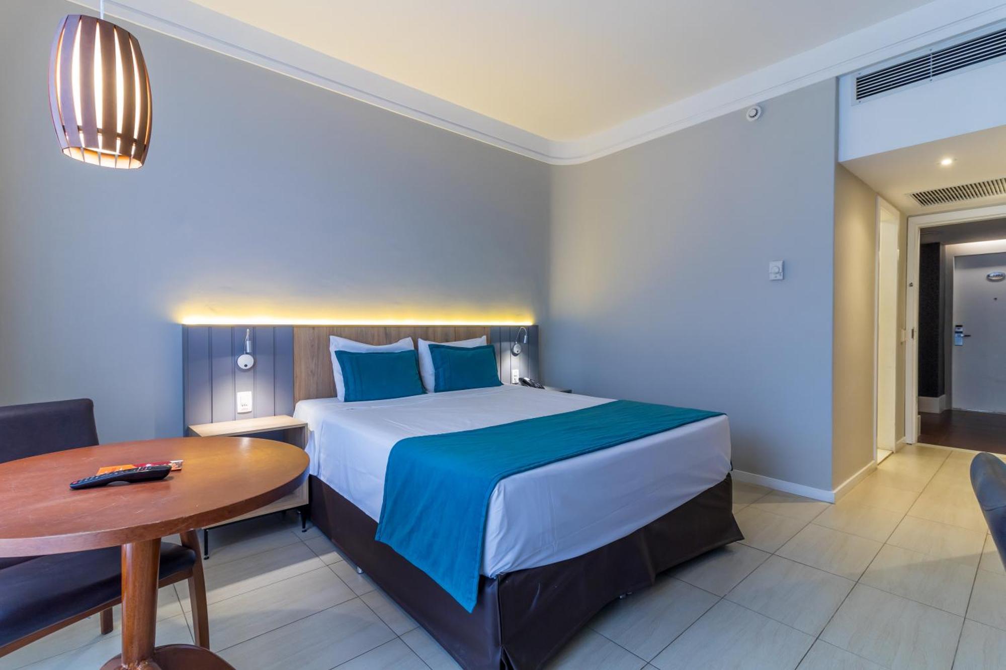 Parque Balneario Hotel Santos By Castelo Itaipava ภายนอก รูปภาพ A room at the hotel