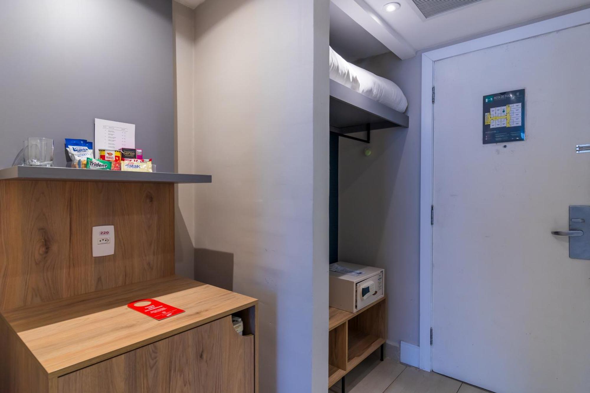 Parque Balneario Hotel Santos By Castelo Itaipava ห้อง รูปภาพ A typical bedroom in the residence halls
