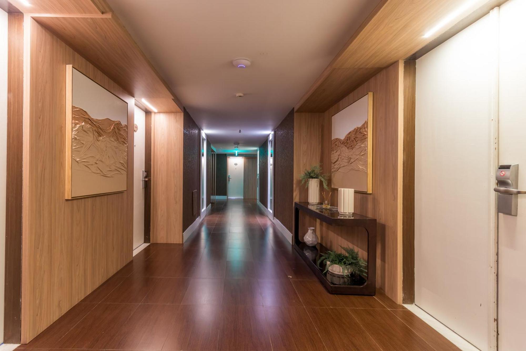 Parque Balneario Hotel Santos By Castelo Itaipava ภายนอก รูปภาพ A corridor at the hotel