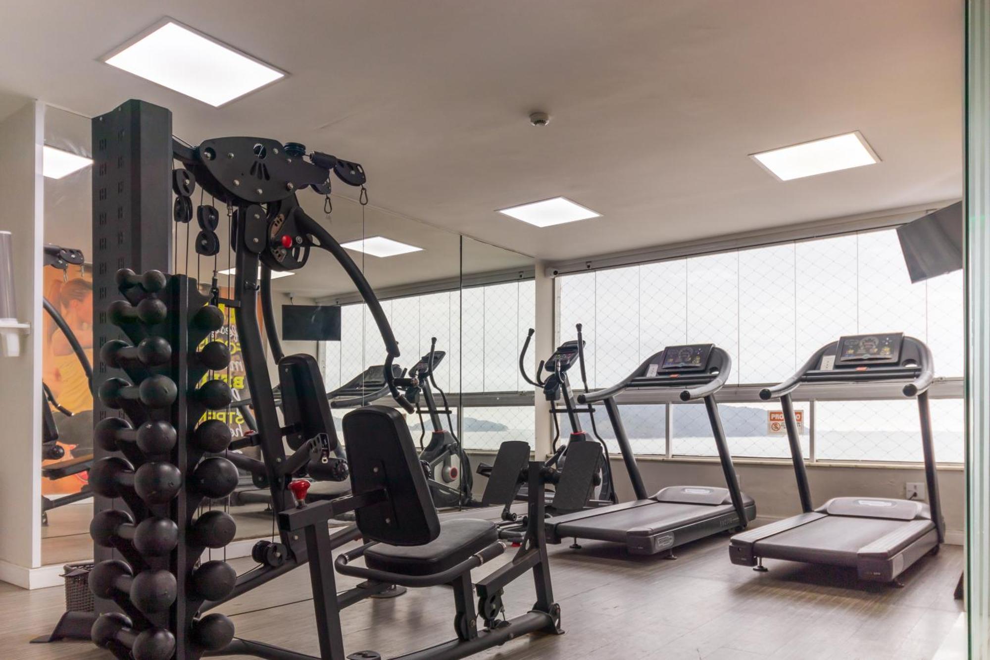 Parque Balneario Hotel Santos By Castelo Itaipava ภายนอก รูปภาพ A gym in a hotel
